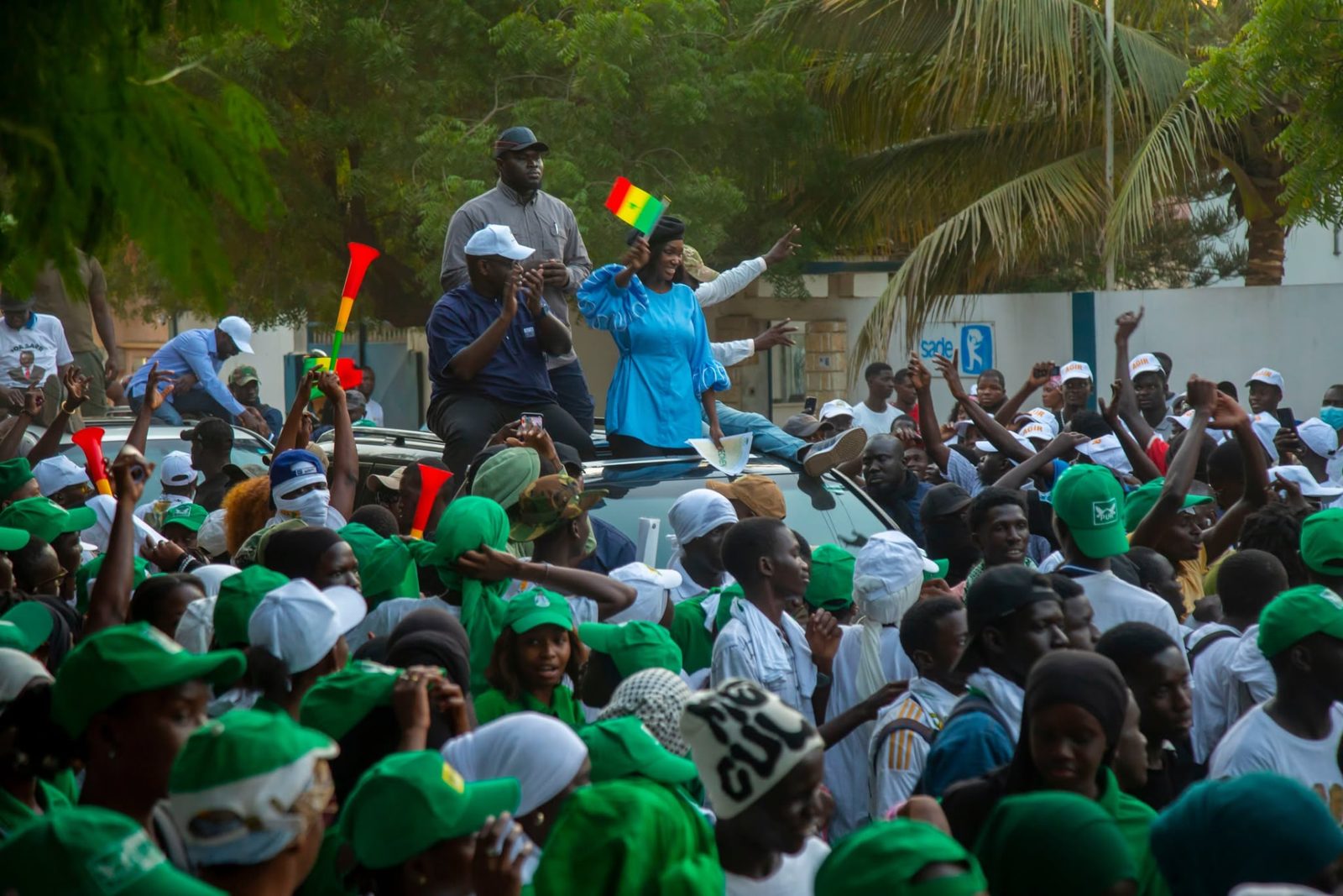Bain de foule de la Présidente Anta Babacar Ngom DIACK